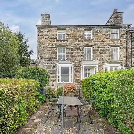 Dolgellau Townhouse 2 Minutes To Town & Mountains Villa Exterior photo