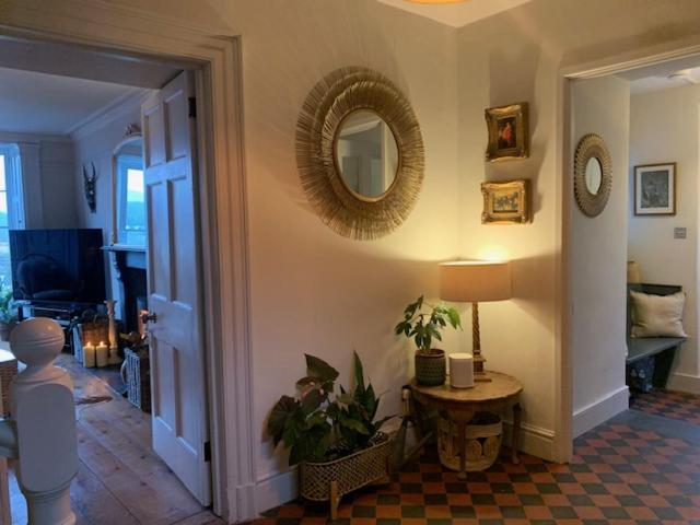 Townhouse 2 Minutes To Town & Mountains Holiday home *